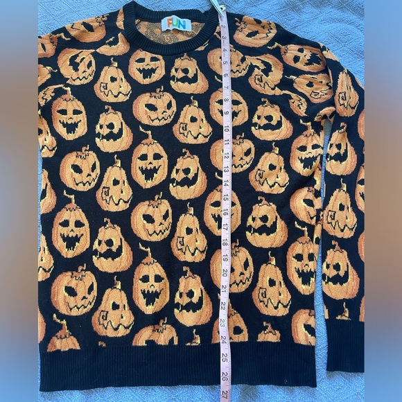 Halloween pumpkin/ jack o lantern sweater - Picture 5 of 11